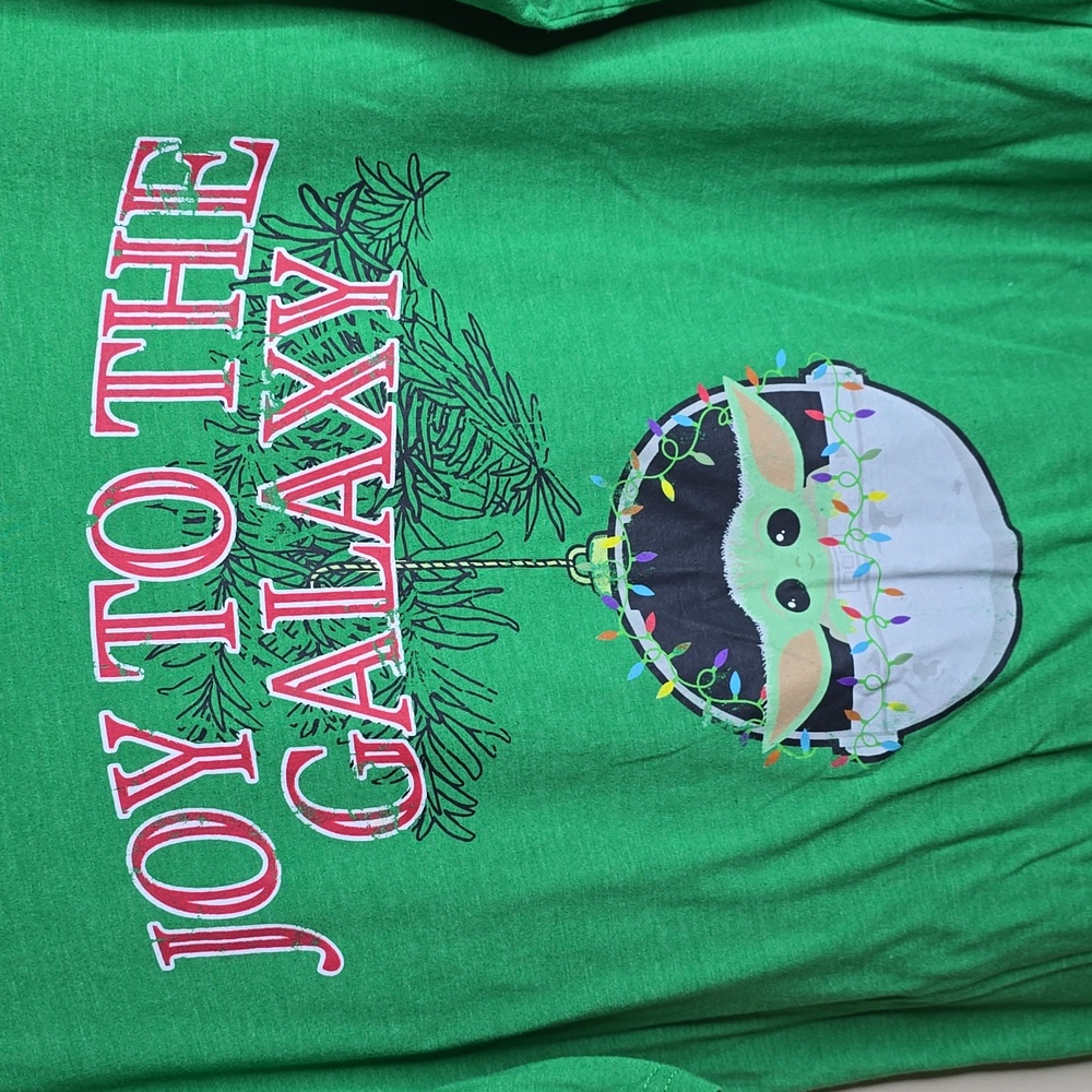 Star Wars Baby Yoda "Joy to the Galaxy" Tshirt Size L - Picture 2 of 4